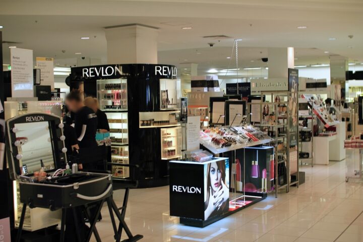 Investir dans un commerce : faut-il racheter le fonds ou seulement le bail ?