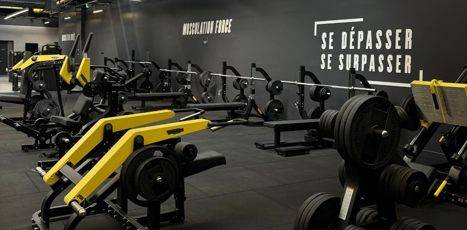 Salle de musculation Le Club à Saint-Cyr-l'École, vue d'ensemble des équipements Technogym